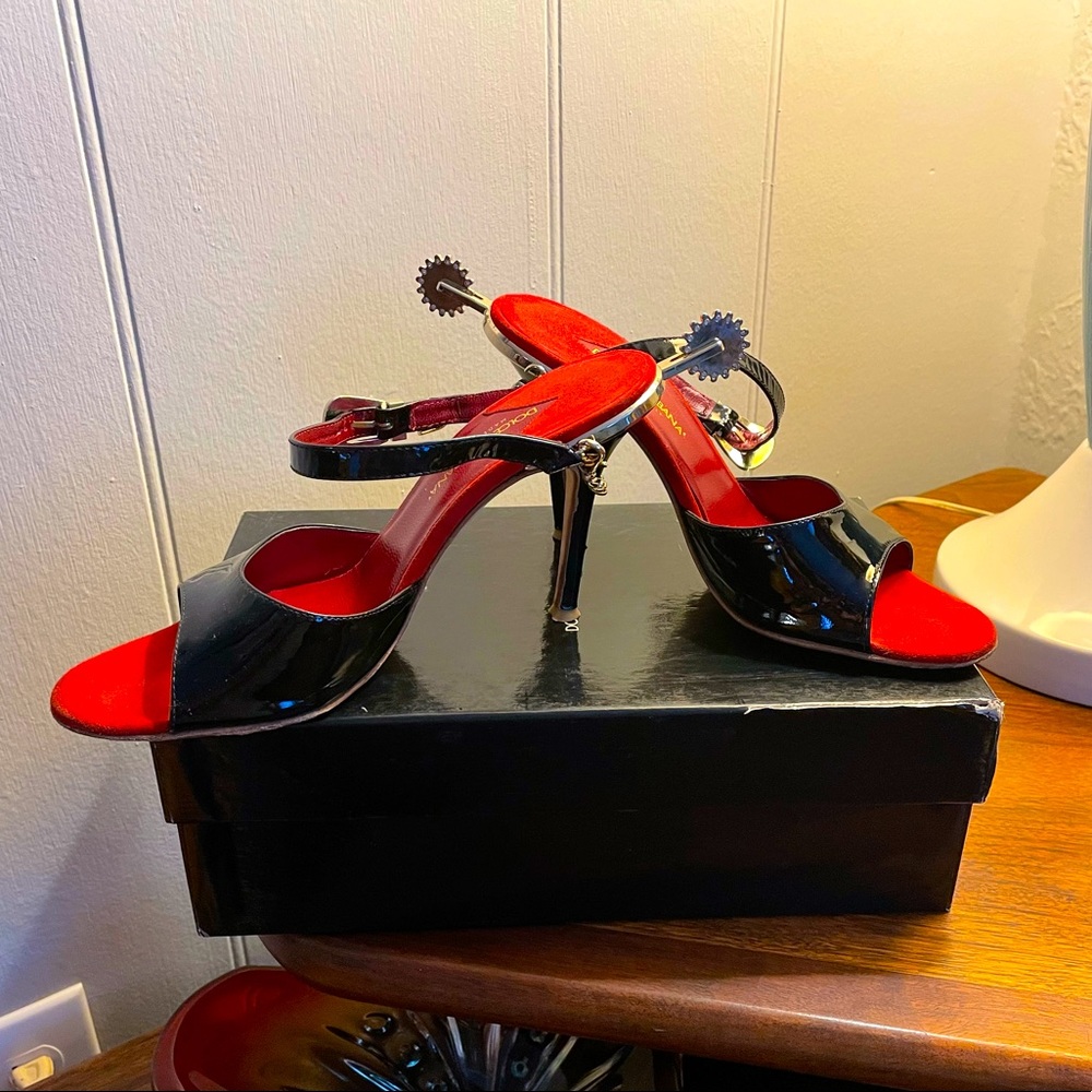 Vintage spur dolce and Gabbana pumps